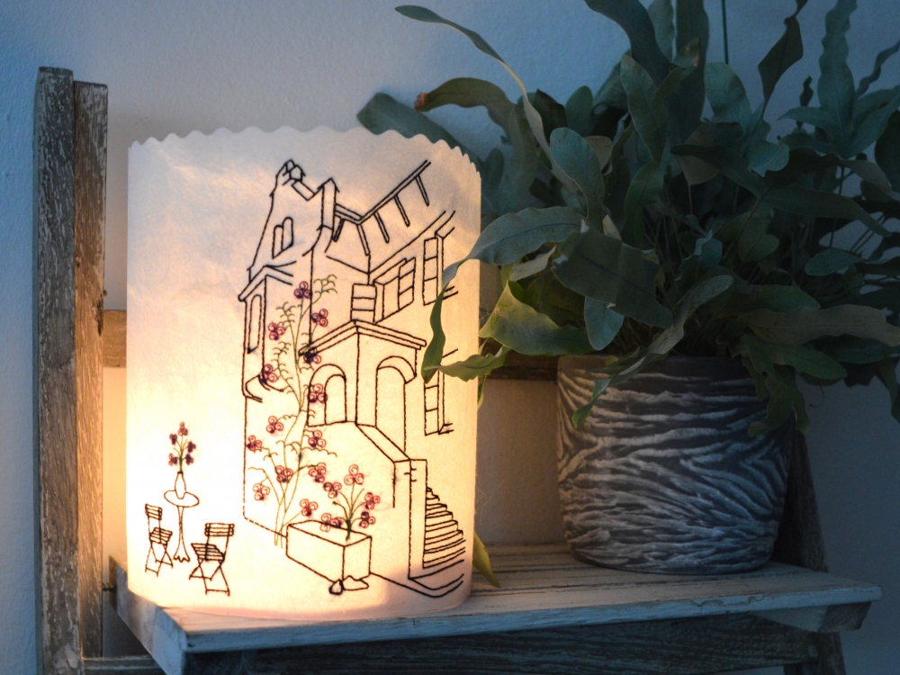 Bild 1 von Stickdatei toskanisches Haus Toskana Redwork mit Blumenranke Sommer  / (Lizenz) Standard