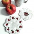 Bild 3 von Stickdatei Mugrug Untersetzer Apfel Blumenform 5 Größen